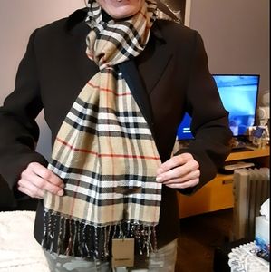 Bundle combo Burberry Scarf and Brown Blazer